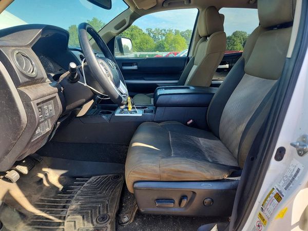 2015 TOYOTA TUNDRA SR5 Grade