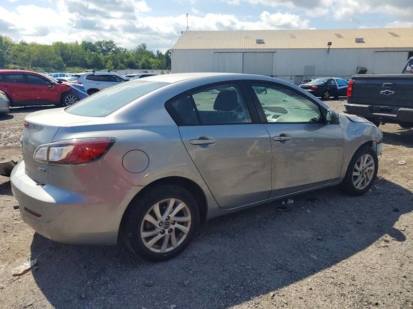 2013 MAZDA 3