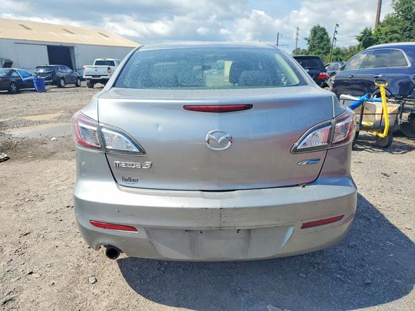 2013 MAZDA 3