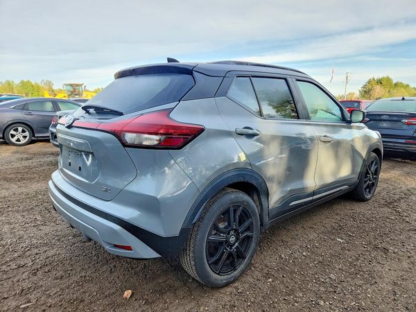 2021 NISSAN KICKS SR