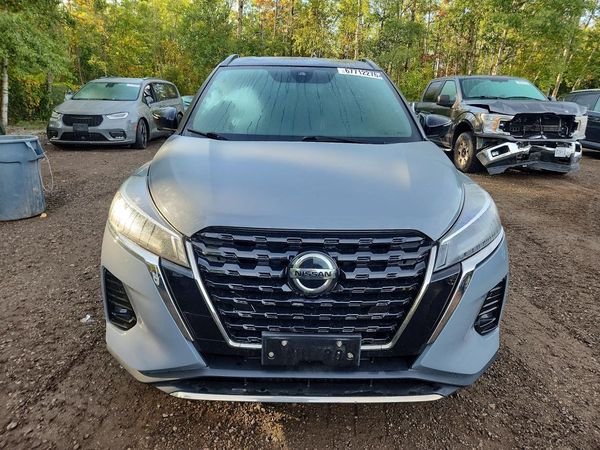 2021 NISSAN KICKS SR