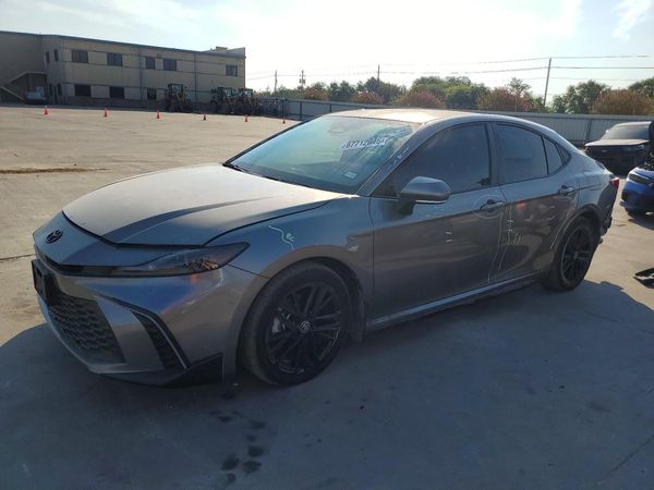 2026 TOYOTA CAMRY — Front 3/4