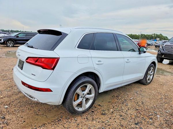 2020 AUDI Q5 quattro Premium Plus