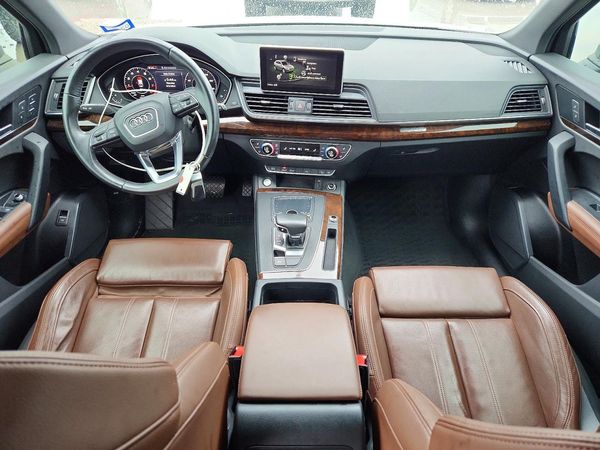 2020 AUDI Q5 quattro Premium Plus