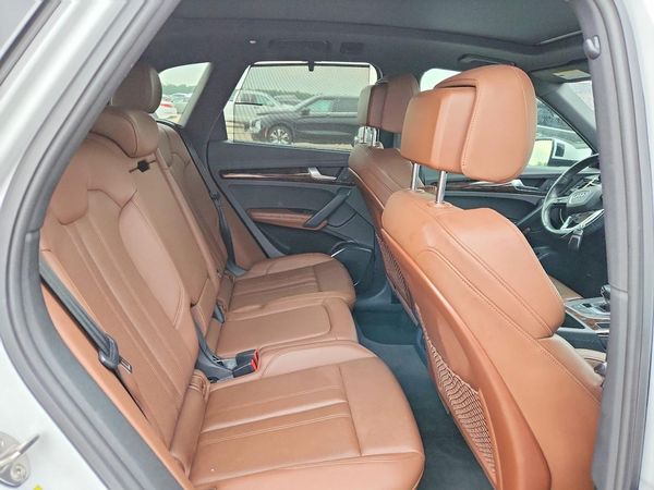 2020 AUDI Q5 quattro Premium Plus