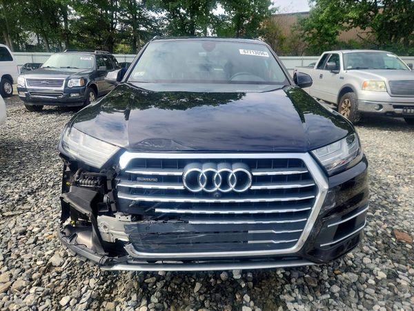 2017 AUDI Q7 quattro Premium Plus