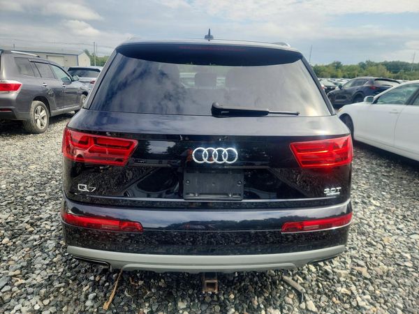2017 AUDI Q7 quattro Premium Plus
