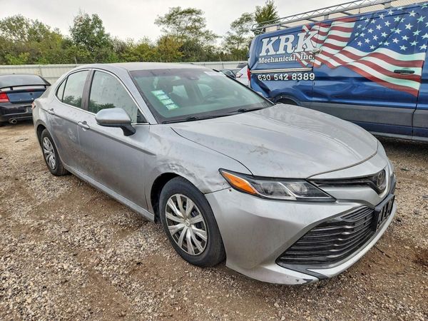 2018 TOYOTA CAMRY L/LE/SE/XLE — Passenger 3/4
