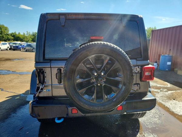 2022 JEEP WRANGLER Unlimited Sahara 4XE — DIRR