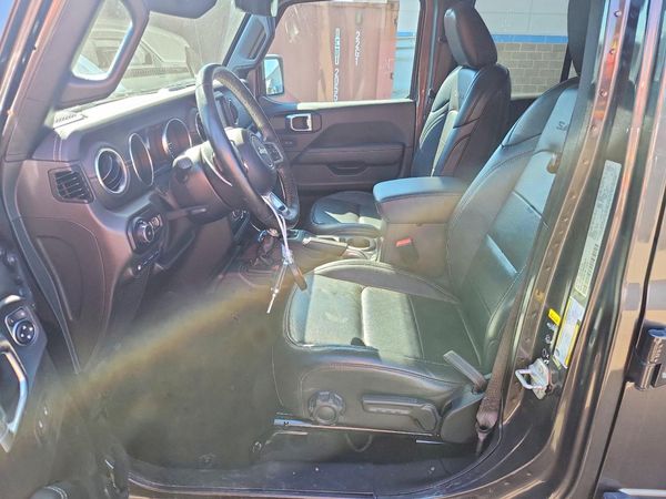 2022 JEEP WRANGLER Unlimited Sahara 4XE — DENT