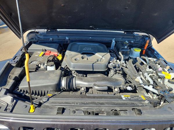 2022 JEEP WRANGLER Unlimited Sahara 4XE — Engine bay
