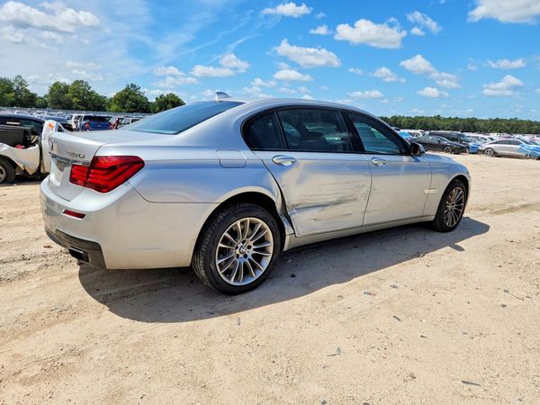 2014 BMW 750