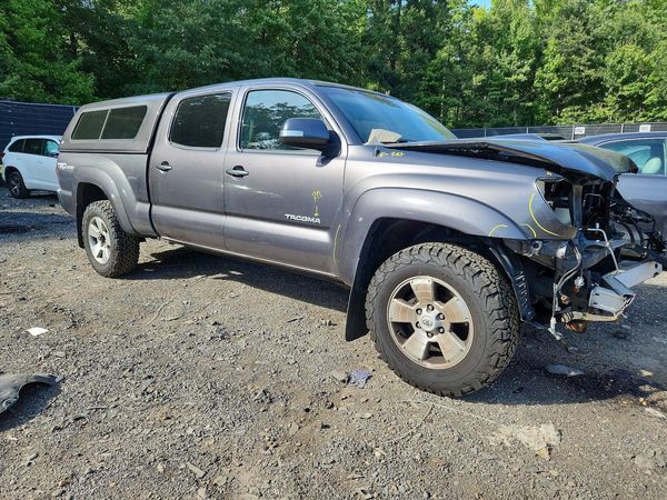 2014 TOYOTA TACOMA Delux Grade