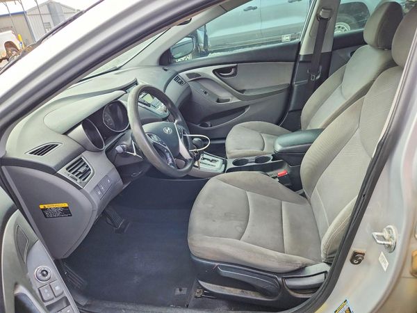 2012 HYUNDAI ELANTRA GLS(Middle grade) — DENT