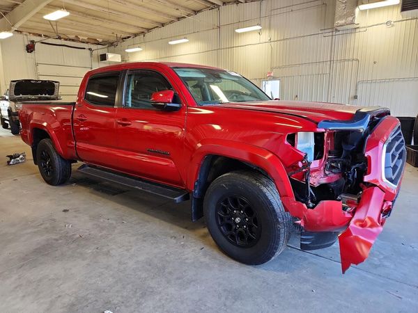 2022 TOYOTA TACOMA SR5 — Passenger 3/4