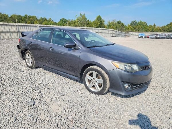 2014 TOYOTA CAMRY