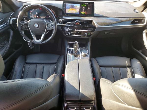 2022 BMW 530I