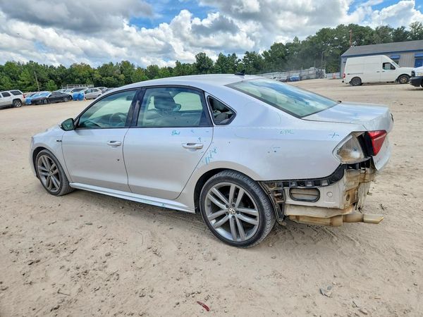 2018 VOLKSWAGEN PASSAT S, R-Line