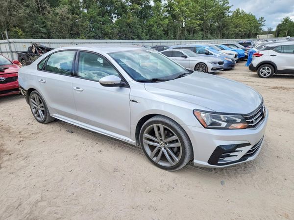 2018 VOLKSWAGEN PASSAT S, R-Line