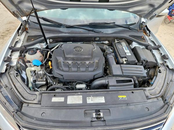 2018 VOLKSWAGEN PASSAT S, R-Line