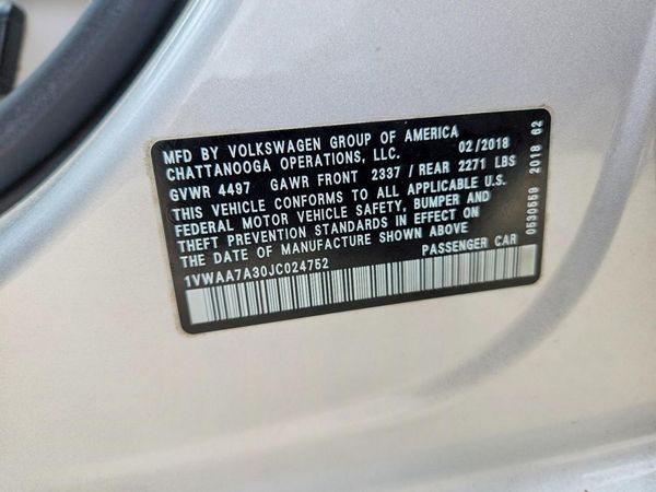 2018 VOLKSWAGEN PASSAT S, R-Line