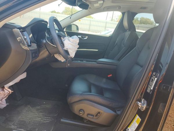 2021 VOLVO XC60
