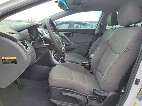 2015 HYUNDAI ELANTRA GLS(Middle)