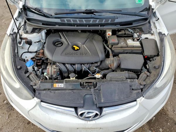 2015 HYUNDAI ELANTRA GLS(Middle)