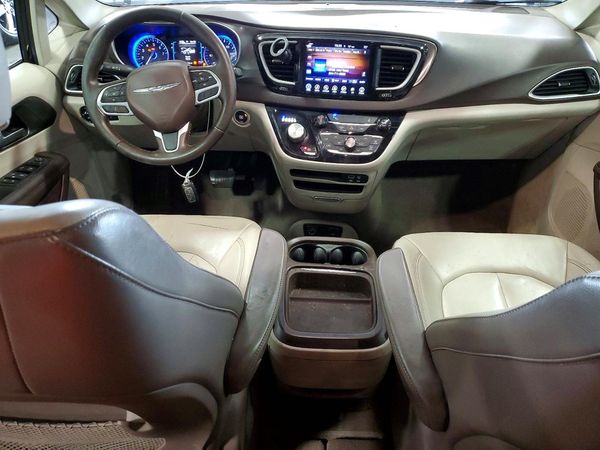 2017 CHRYSLER PACIFICA