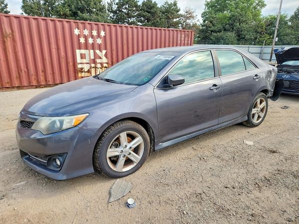 2014 TOYOTA CAMRY