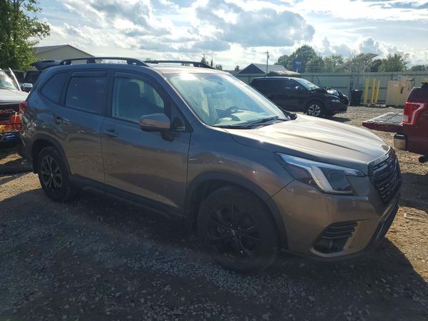 2023 SUBARU FORESTER