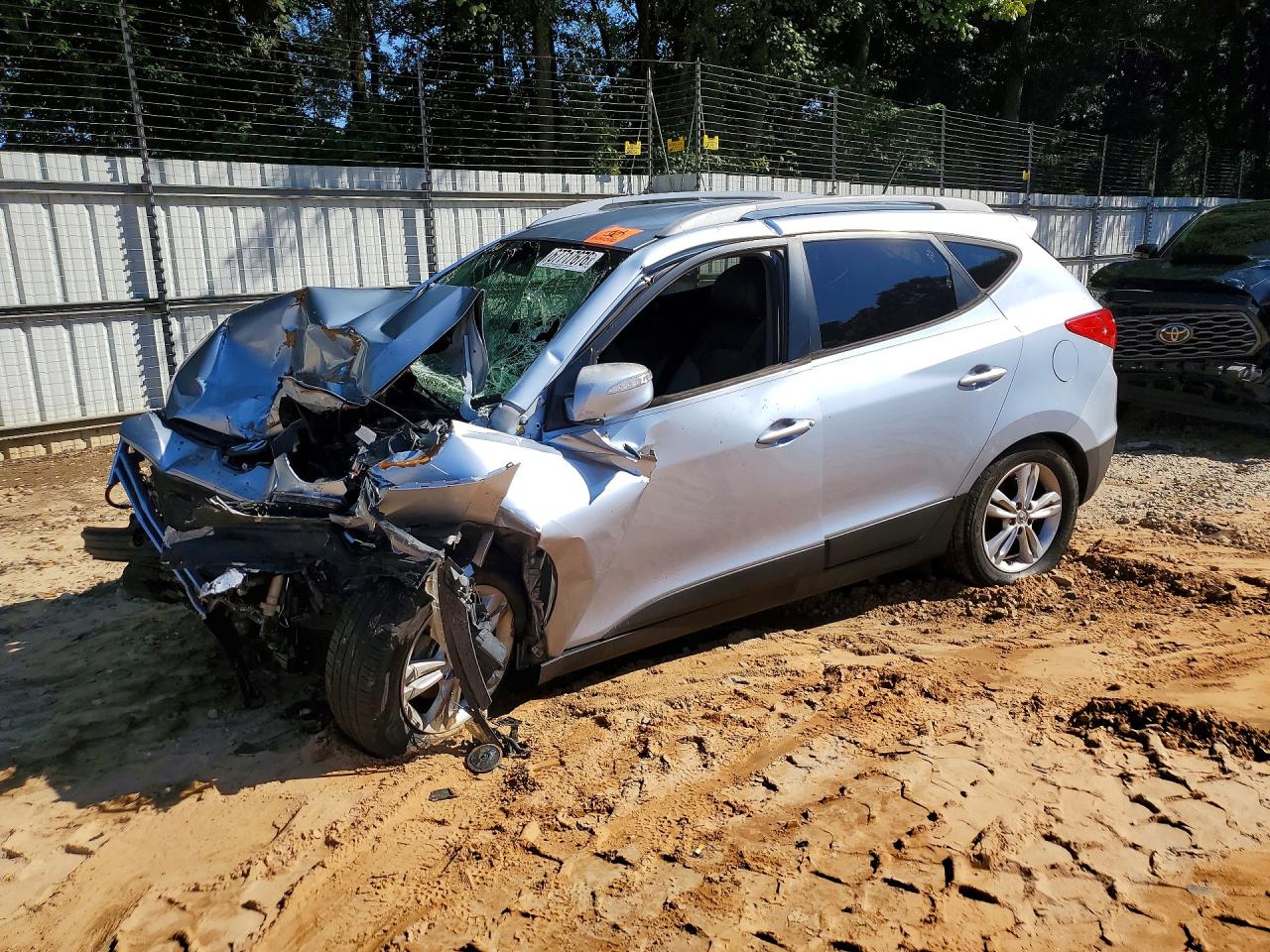 2013 HYUNDAI TUCSON — Front 3/4