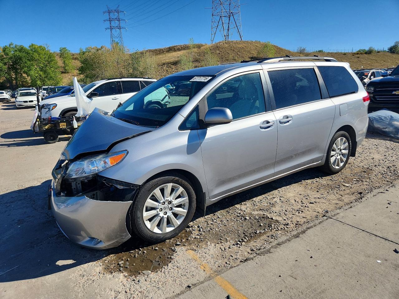 2013 TOYOTA SIENNA