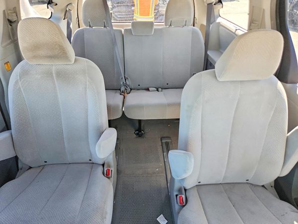 2013 TOYOTA SIENNA