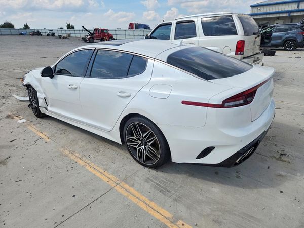 2022 KIA STINGER