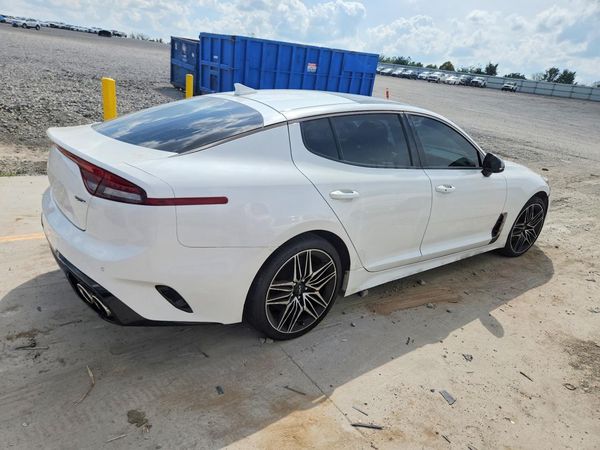 2022 KIA STINGER