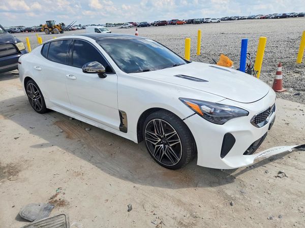 2022 KIA STINGER