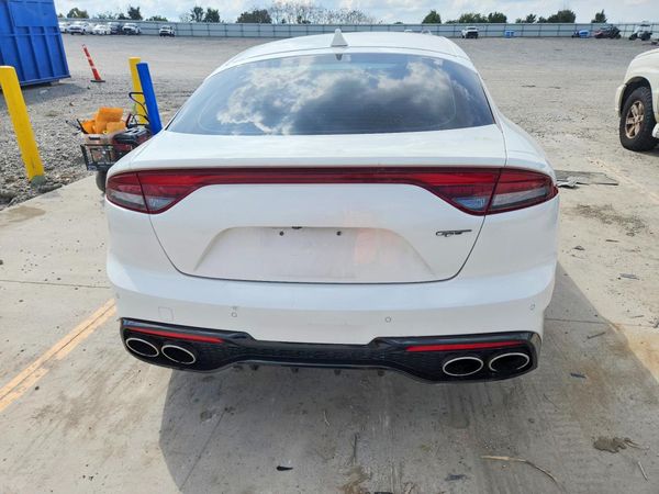2022 KIA STINGER