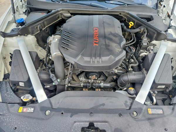 2022 KIA STINGER