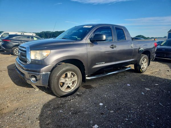 2012 TOYOTA TUNDRA SR5 — Front 3/4