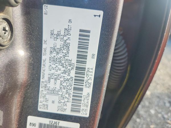 2012 TOYOTA TUNDRA SR5 — VINS