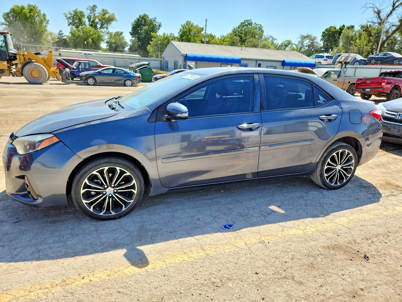 2016 TOYOTA COROLLA