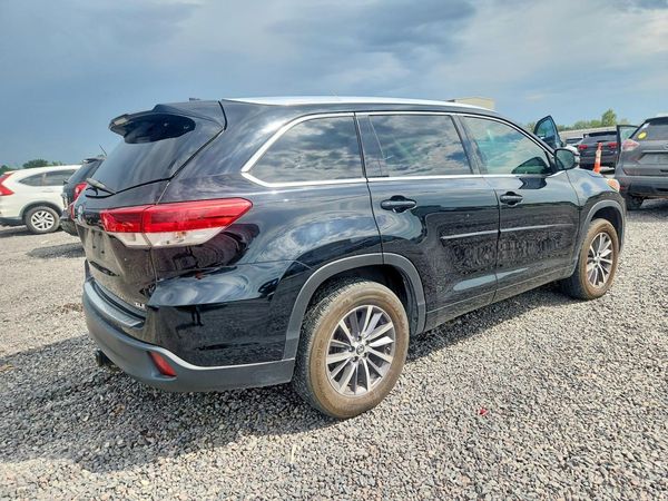 2017 TOYOTA HIGHLANDER SE/XLE