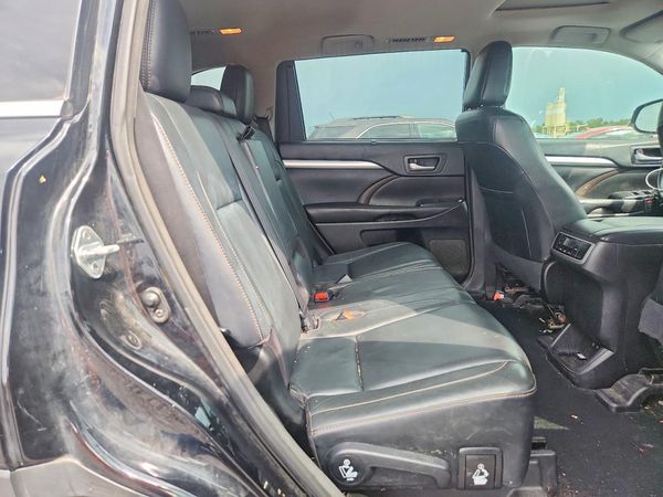 2017 TOYOTA HIGHLANDER SE/XLE