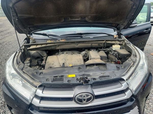 2017 TOYOTA HIGHLANDER SE/XLE