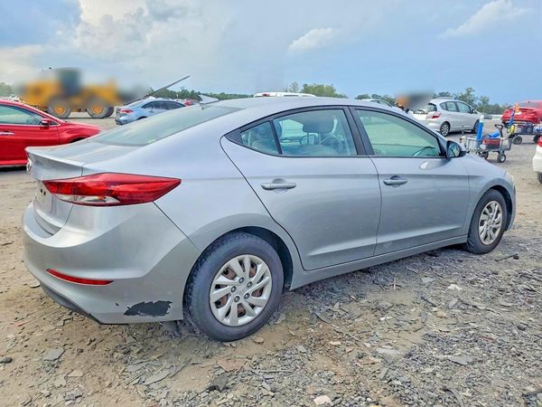 2017 HYUNDAI ELANTRA SE Base