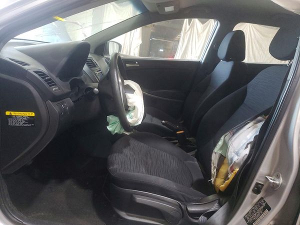 2017 HYUNDAI ACCENT SE Base — DENT