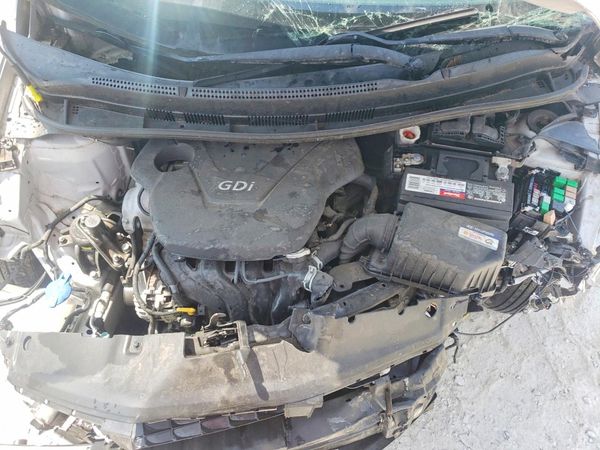 2017 HYUNDAI ACCENT SE Base — Engine bay