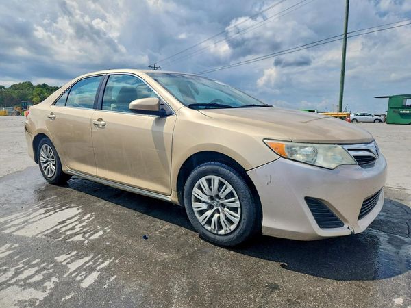 2012 TOYOTA CAMRY