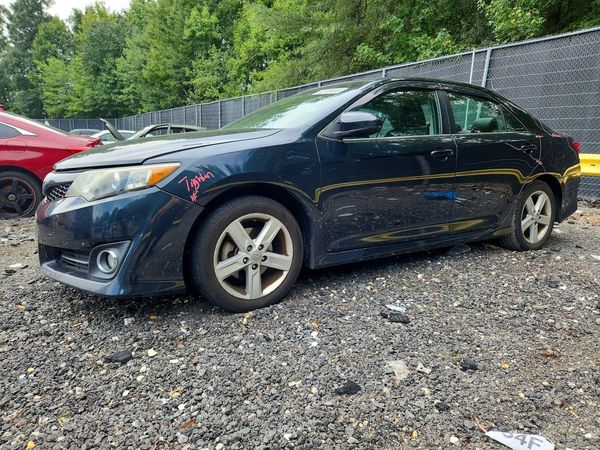 2014 TOYOTA CAMRY